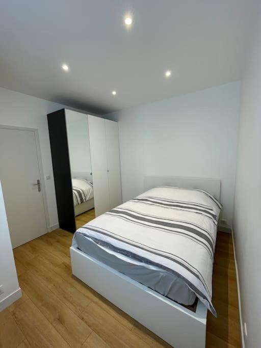Paris Centre Clamart Hopital Percy Appart 2 Pieces Tres Lumineux Grand מראה חיצוני תמונה