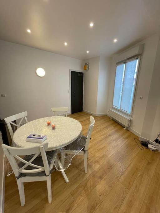 Paris Centre Clamart Hopital Percy Appart 2 Pieces Tres Lumineux Grand מראה חיצוני תמונה
