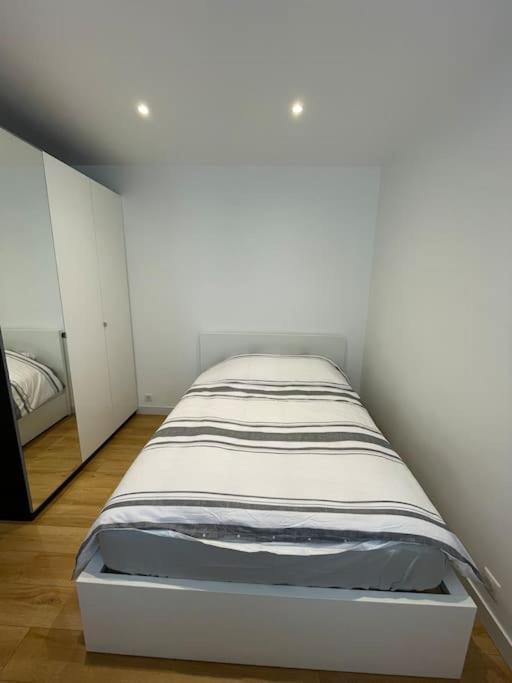 Paris Centre Clamart Hopital Percy Appart 2 Pieces Tres Lumineux Grand מראה חיצוני תמונה