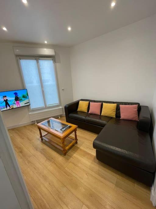 Paris Centre Clamart Hopital Percy Appart 2 Pieces Tres Lumineux Grand מראה חיצוני תמונה