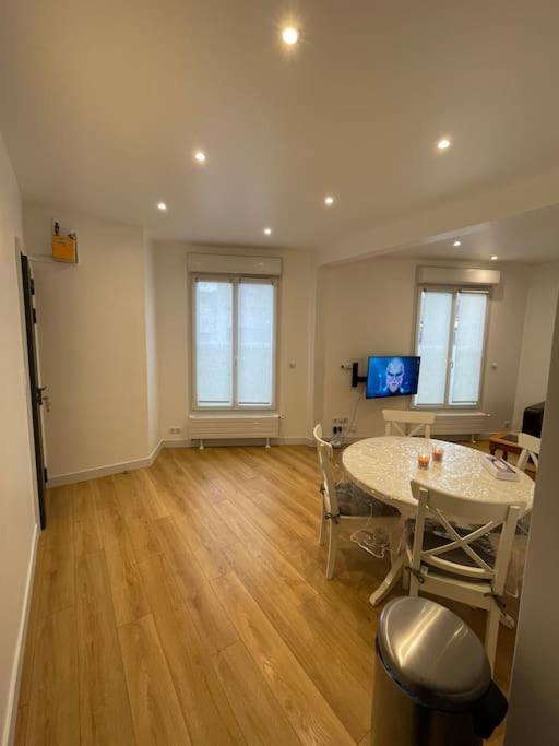 Paris Centre Clamart Hopital Percy Appart 2 Pieces Tres Lumineux Grand מראה חיצוני תמונה