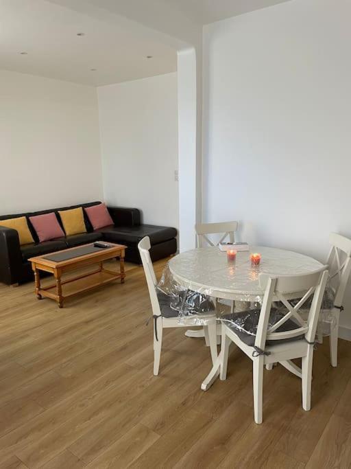 Paris Centre Clamart Hopital Percy Appart 2 Pieces Tres Lumineux Grand מראה חיצוני תמונה